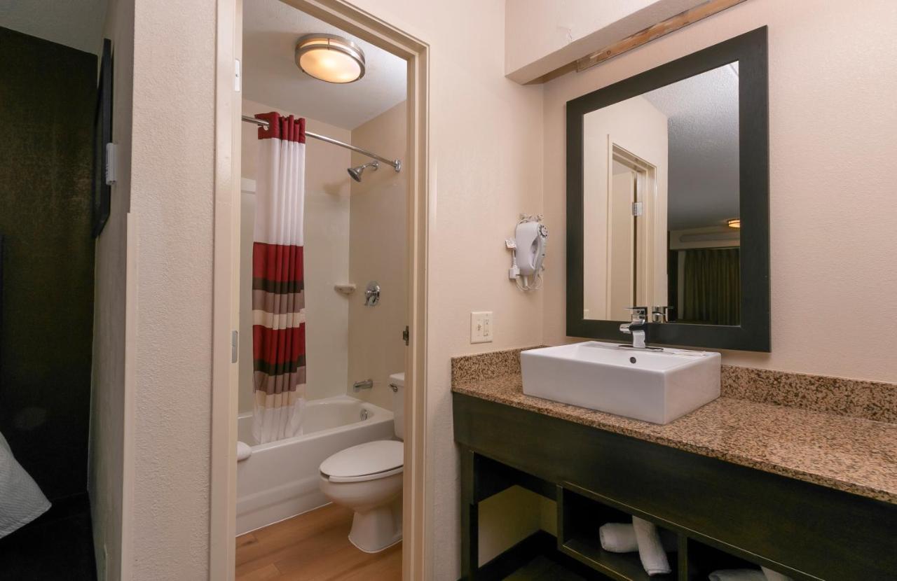 Red Roof Inn Plus+ Atlanta - Buckhead Druid Hills Esterno foto
